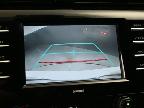 Certified 2020 Toyota Camry SE image 13