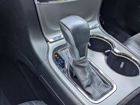 Used 2019 Jeep Grand Cherokee Altitude RWD image 12