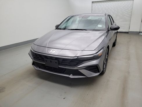 Used 2025 Hyundai Elantra Sport image 15