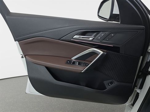 Used 2025 BMW X2 xDrive28i w/ M Sport Package image 28