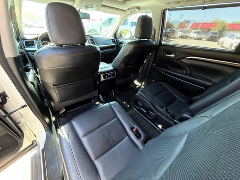 Used 2015 Toyota Highlander Limited AWD/4WD image 26