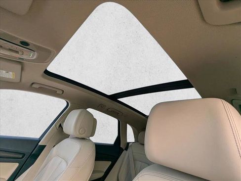 Used 2021 Audi Q5 Premium w/ Convenience Package image 16