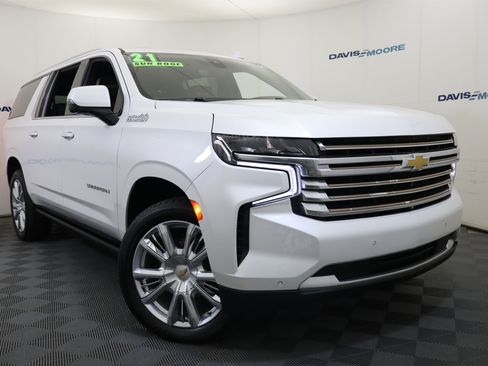 Used 2021 Chevrolet Suburban High Country w/ Premium Package image 2