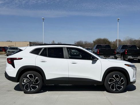 New 2026 Chevrolet Trax RS w/ Sunroof Package image 3