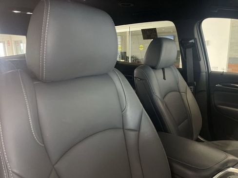 Used 2023 Buick Enclave Essence image 31