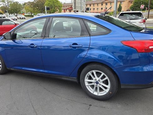 Used 2018 Ford Focus SE FWD image 12