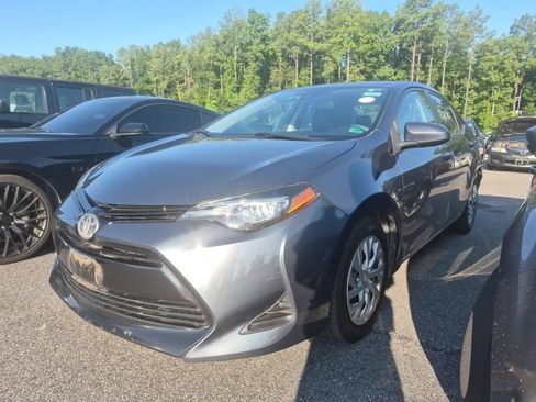 Used 2017 Toyota Corolla LE FWD image 1