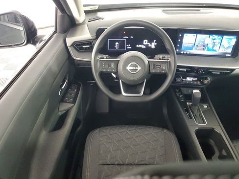 New 2026 Nissan Kicks SV image 14