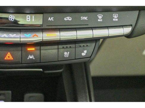 Used 2023 Cadillac XT4 Premium Luxury image 47