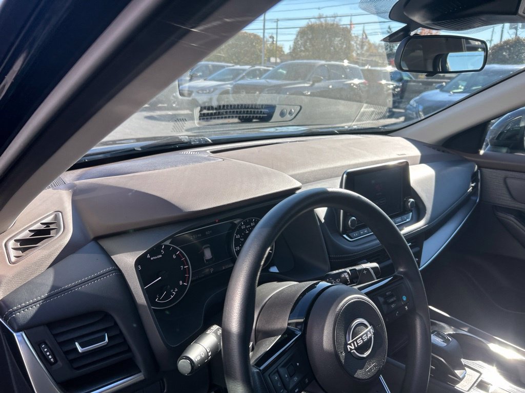 Used 2023 Nissan Rogue SV AWD/4WD image 12