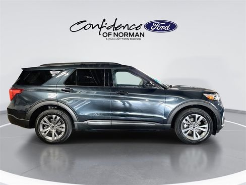 Used 2022 Ford Explorer XLT w/ Equipment Group 202A image 10