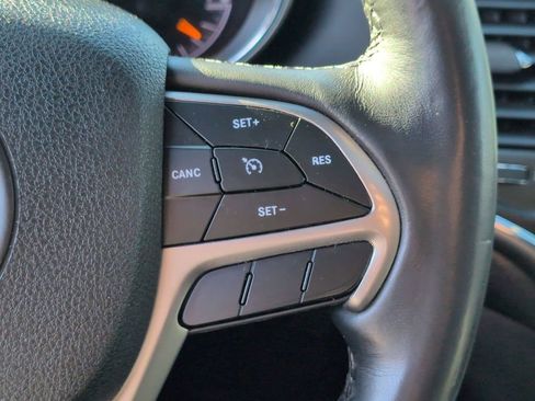 Used 2018 Jeep Grand Cherokee Altitude image 11