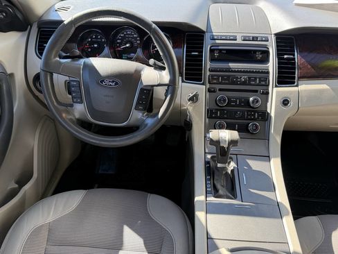 Used 2010 Ford Taurus SEL FWD image 6
