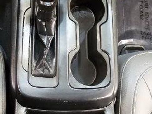 Used 2019 Chevrolet Colorado W/T w/ WT Convenience Package AWD/4WD image 16