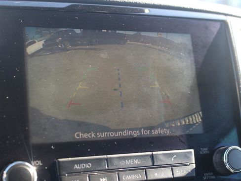 Used 2024 Nissan Titan SV w/ SV Utility Package image 24