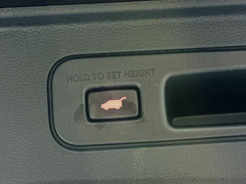 Used 2024 Honda Pilot TrailSport image 29