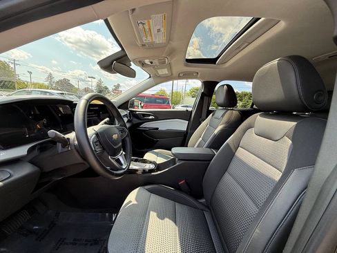 Used 2026 Chevrolet Trax LT w/ Sunroof Package FWD image 25