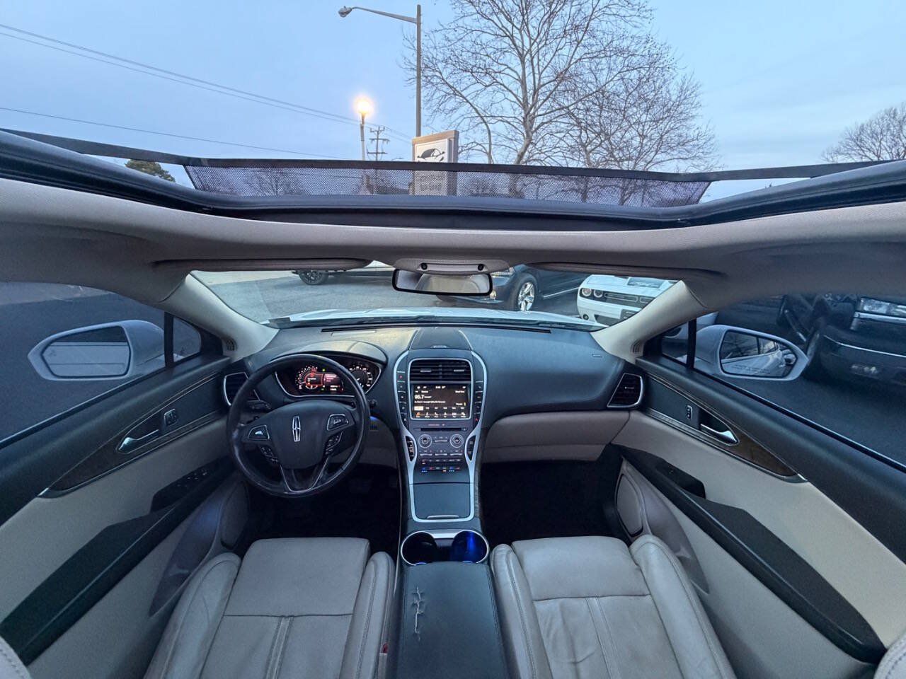 Used 2016 Lincoln MKX Reserve w/ Technology Package FWD image 36