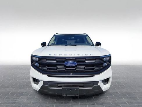 Used 2025 Ford Expedition Max Active AWD/4WD image 2