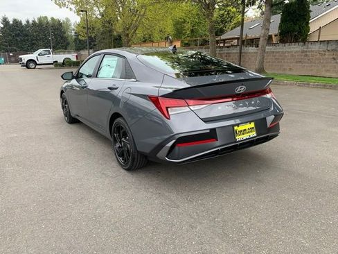New 2026 Hyundai Elantra SEL Sport Premium FWD image 3