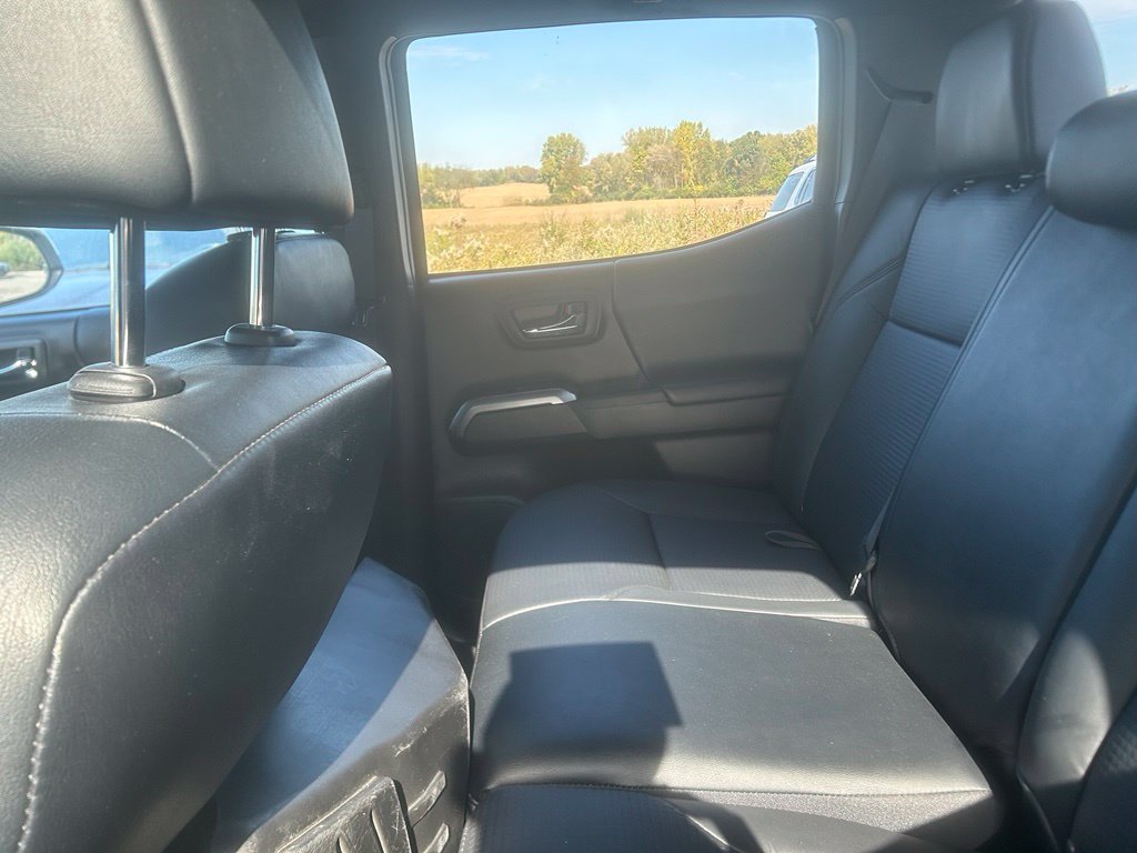 Used 2019 Toyota Tacoma Limited AWD/4WD image 4