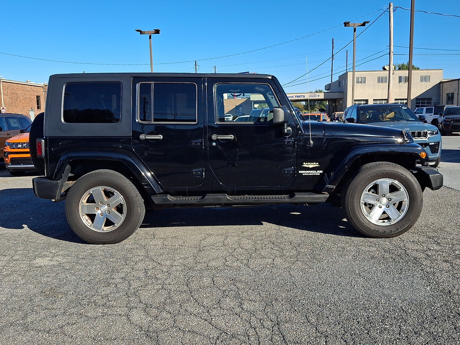 Used 2009 Jeep Wrangler Unlimited Sahara AWD/4WD image 7