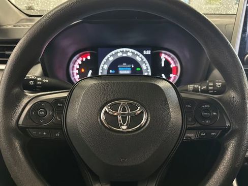 Certified 2025 Toyota RAV4 XLE FWD image 28