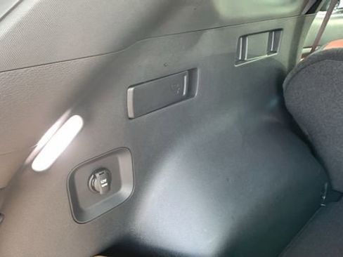 Used 2023 Kia Sportage SX Prestige image 28