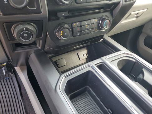 Used 2016 Ford F150 XLT w/ Equipment Group 302A Luxury image 22