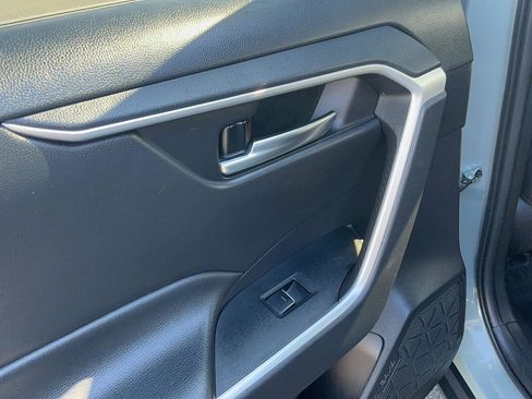 Used 2022 Toyota RAV4 XLE Premium w/ Carpet Mat Package (TMS) image 27