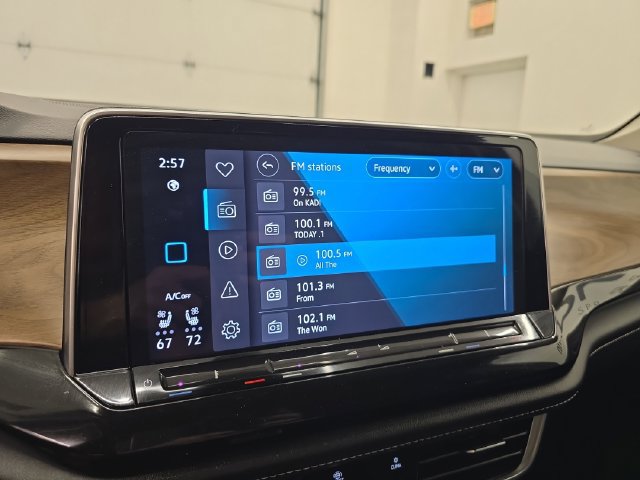 Used 2025 Volkswagen Atlas SE AWD/4WD image 23