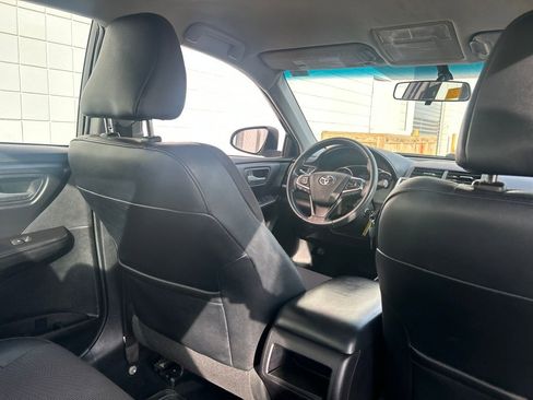 Used 2016 Toyota Camry SE image 26