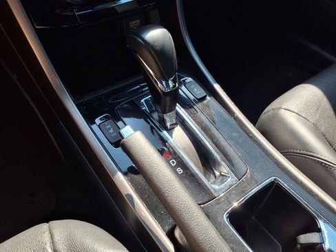 Used 2017 Honda Accord EX-L image 14