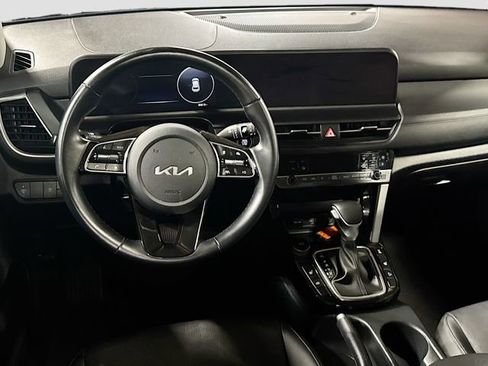 Used 2024 Kia Seltos EX image 20