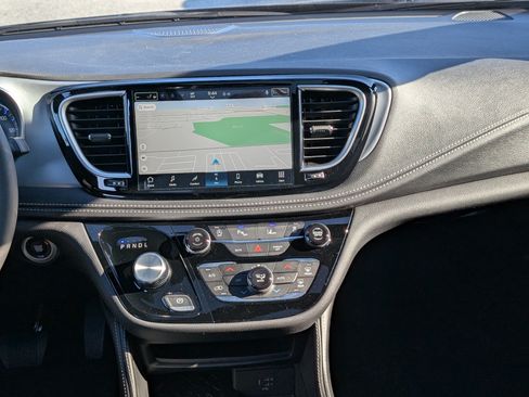New 2026 Chrysler Pacifica Limited w/ S Appearance Package AWD/4WD image 19