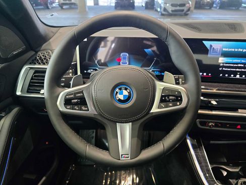 New 2026 BMW X5 xDrive50e w/ M Sport Package AWD/4WD image 11