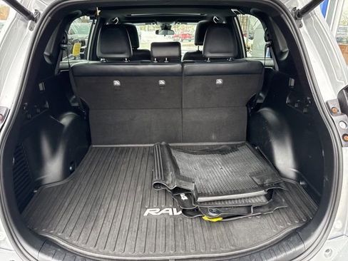 Used 2017 Toyota RAV4 SE image 55