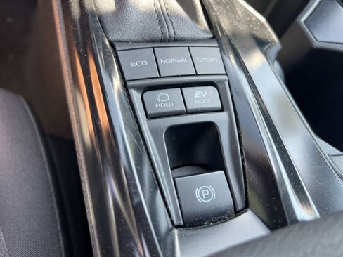 Used 2025 Toyota Camry LE FWD image 24