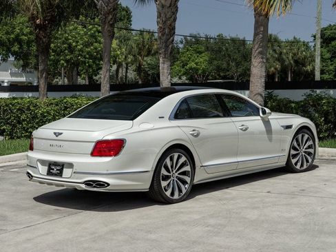 Used 2023 Bentley Flying Spur V8 AWD/4WD image 8