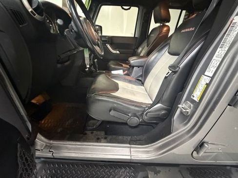 Used 2014 Jeep Wrangler Unlimited Sahara w/ Connectivity Group AWD/4WD image 15