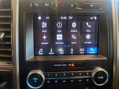 Used 2019 Ford Expedition XLT w/ Equipment Group 202A AWD/4WD image 21