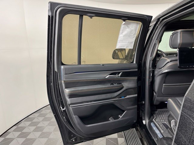 Used 2023 Jeep Grand Wagoneer L Series III w/ Rear Seat Video Group 1 AWD/4WD image 25