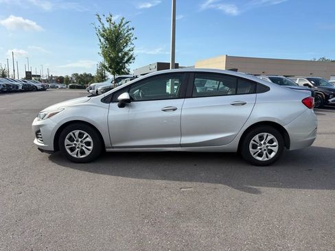 Used 2019 Chevrolet Cruze LS FWD image 6