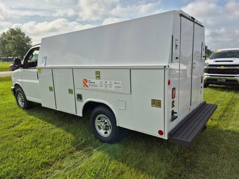 New 2025 Chevrolet Express 3500 w/ Power Convenience Package image 8