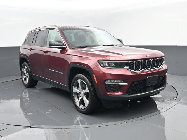 Used 2023 Jeep Grand Cherokee 4WD 4xe image 3