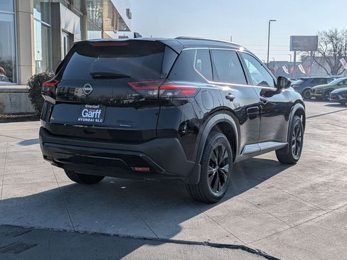 Used 2023 Nissan Rogue SV w/ SV Premium B Package image 5