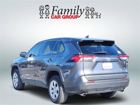 Certified 2022 Toyota RAV4 LE image 3