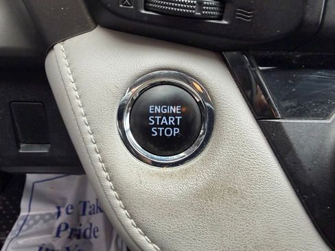 Used 2017 Toyota RAV4 Platinum image 18