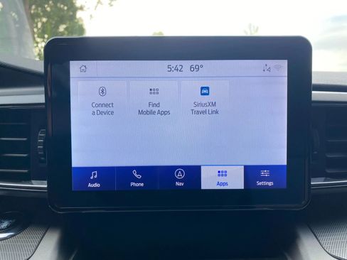 Used 2022 Ford Explorer XLT w/ Equipment Group 202A image 14