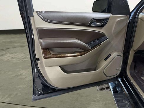 Used 2017 Chevrolet Tahoe LT w/ LT Signature Package image 16